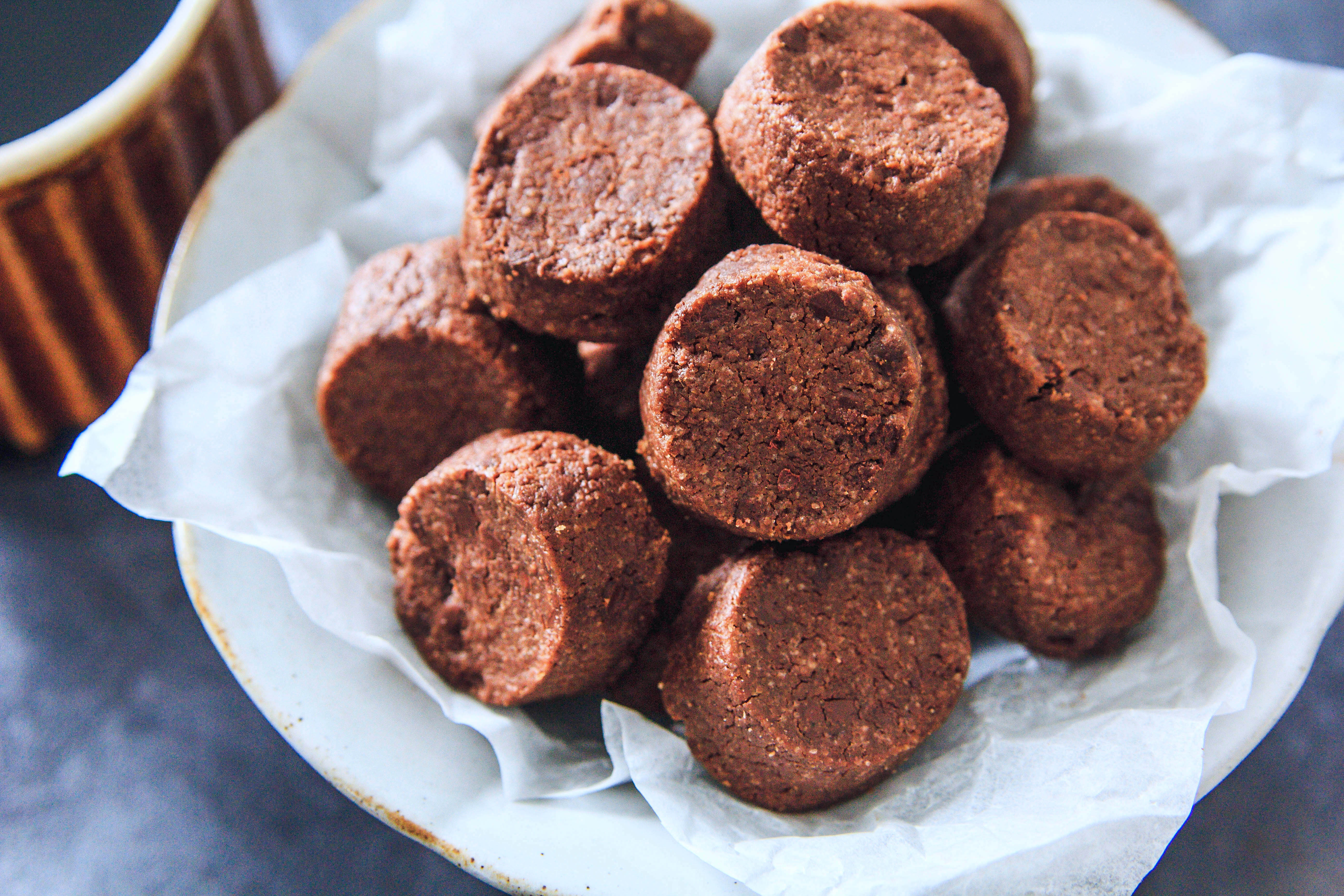 【toroaおうちカフェレシピ｜Twitterで2万いいねで話題】チョコ好きにはたまらない「チョコチップクッキー」の作り方