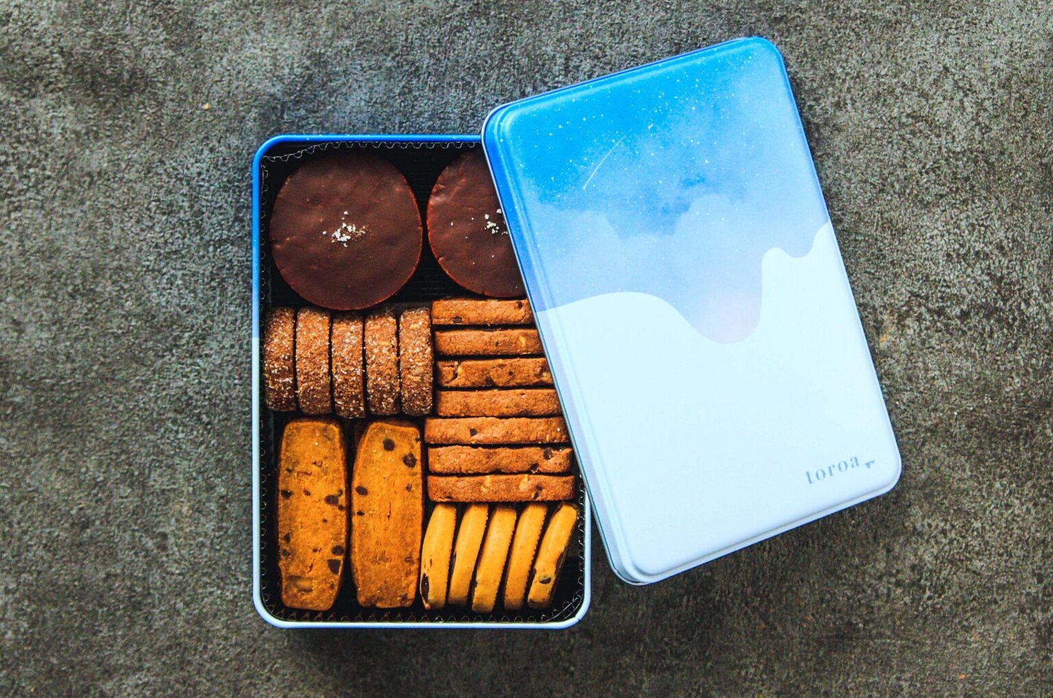 toroa、『ベストお取り寄せ大賞2025』洋菓子・スイーツ部門にてチョコだらけクッキー缶が銅賞受賞。『ベストお取り寄せ大賞2022』総合大賞&3年連続入賞殿堂入のとろ生チーズケーキに続き4年連続入賞